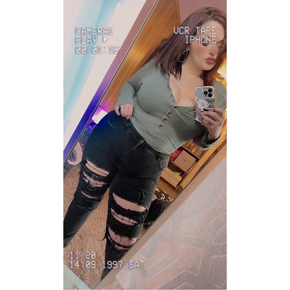 Meet your Posher, Misty - Picture 8 of 13